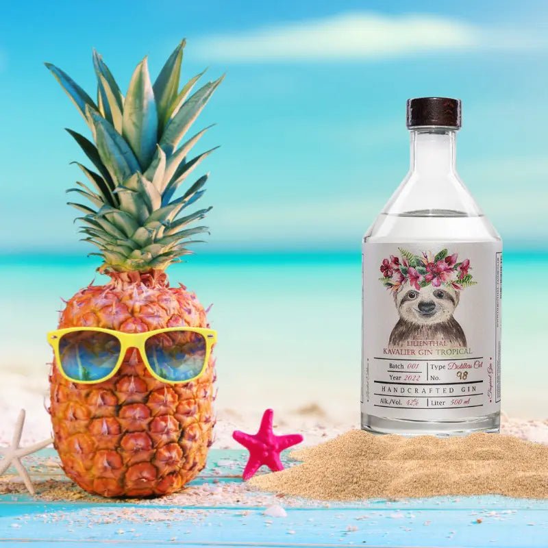 LILIENTHAL Tropical Gin mit Ananas am Strand