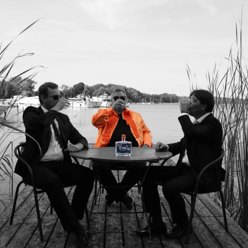 E=mc² London Dry Gin - GiNFAMILY